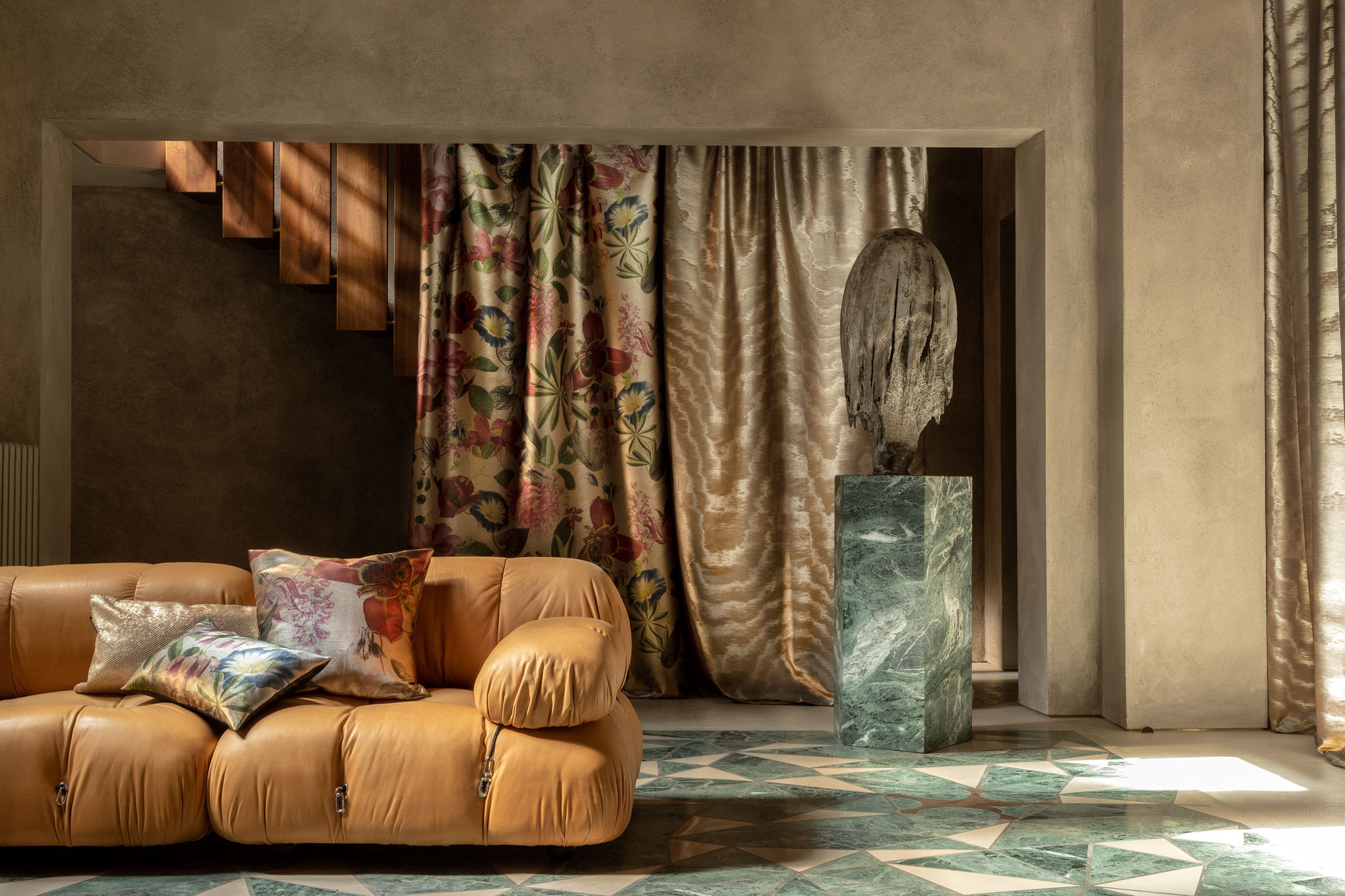 洋書 Interlacing the Elemental Fabric Interlacing: The Elemental Fabric: Larsen, Jack Lenor