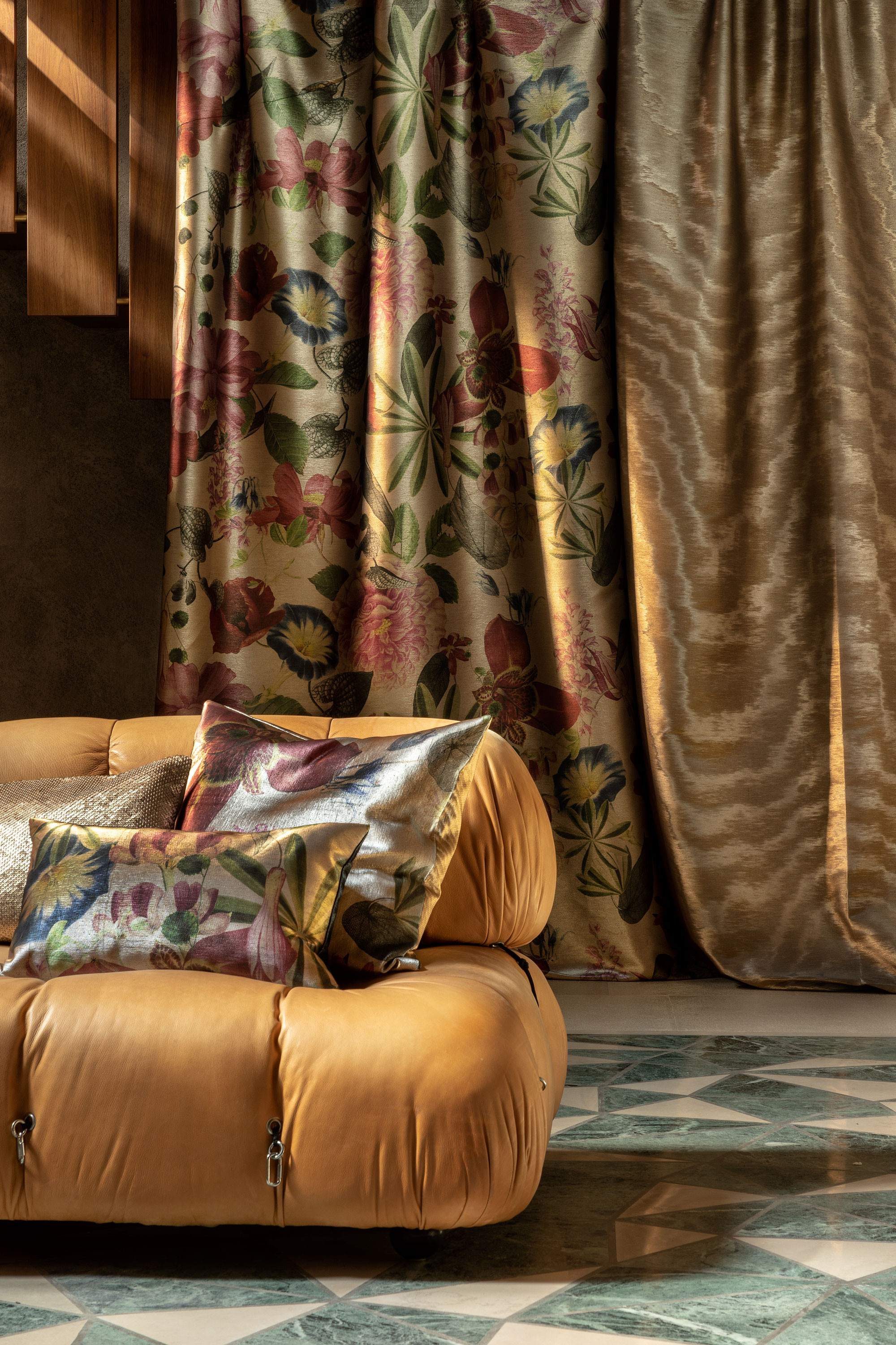 Christian Fischbacher ラグ　FIESTA 140×200 Christian Fischbacher Interior Home Fabrics - INTERFLORAL